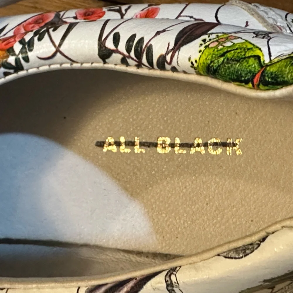 All Black Womens White Floral‎ Lace Up Sneakers